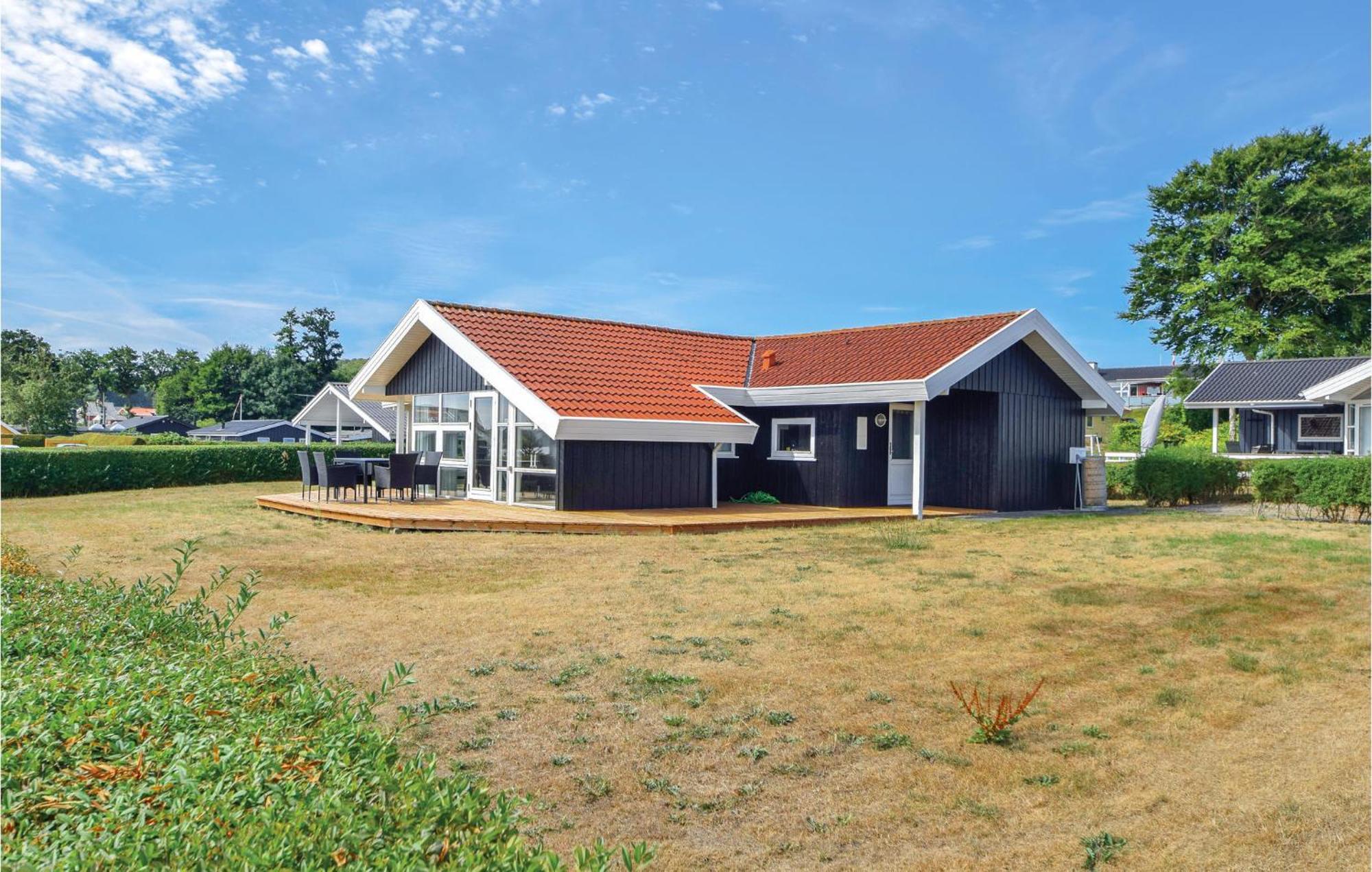 Amazing Home In Bjert With Wifi Binderup Strand Exterior foto